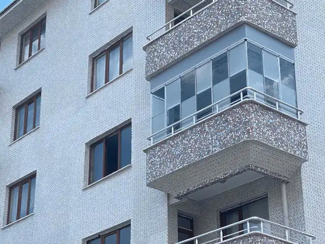 çumra da vermiş olduğumuz balkon hizmetinin dış cepheden görseli