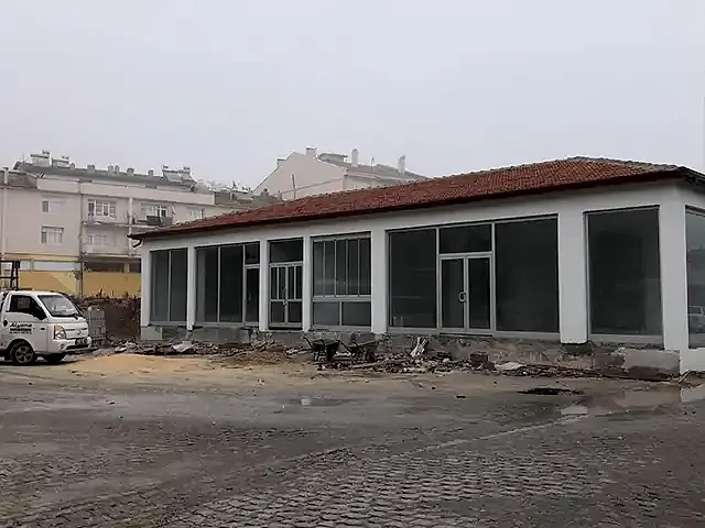 karapınar da vermiş olduğumuz cam balkon hizmetinin dış cepheden görseli