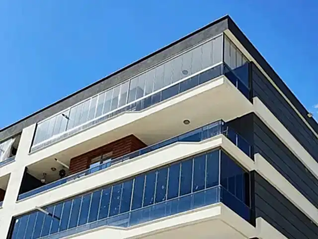 karatayda vermiş olduğumuz cam balkon hizmetlerinin dış cepheden görseli