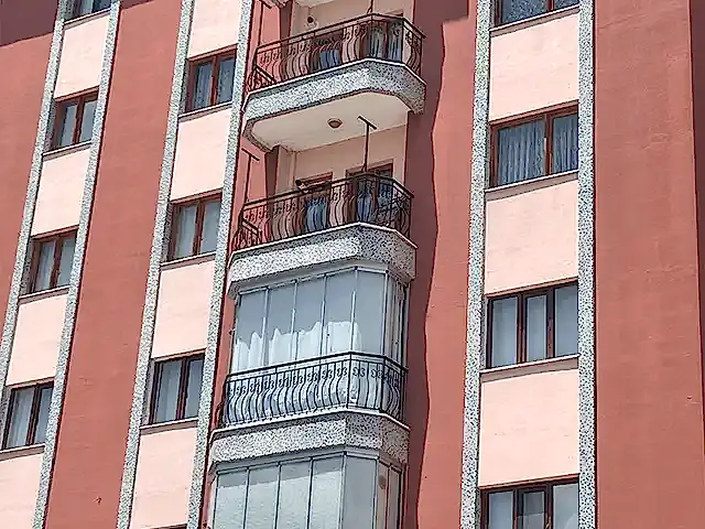 kulu da cam balkon hizmeti verdiğimiz müşterimizin dış cepheden görseli